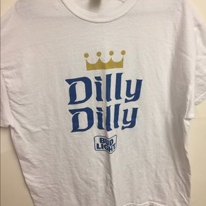 Men’s bud light T-shirt ( Dilly dilly )